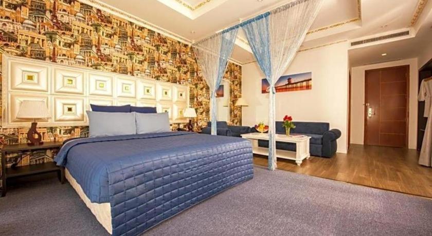 Khách sạn Golden Crown Saigon TP. Hồ Chí Minh