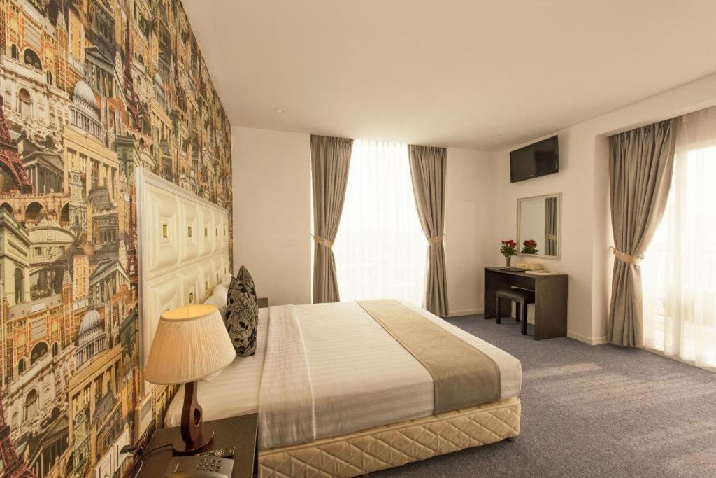 Khách sạn Golden Crown Saigon TP. Hồ Chí Minh