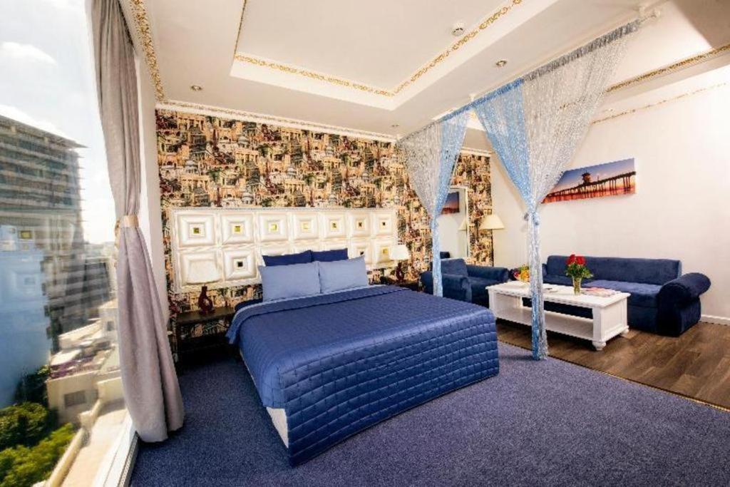Golden Crown Saigon Khách sạn 3*