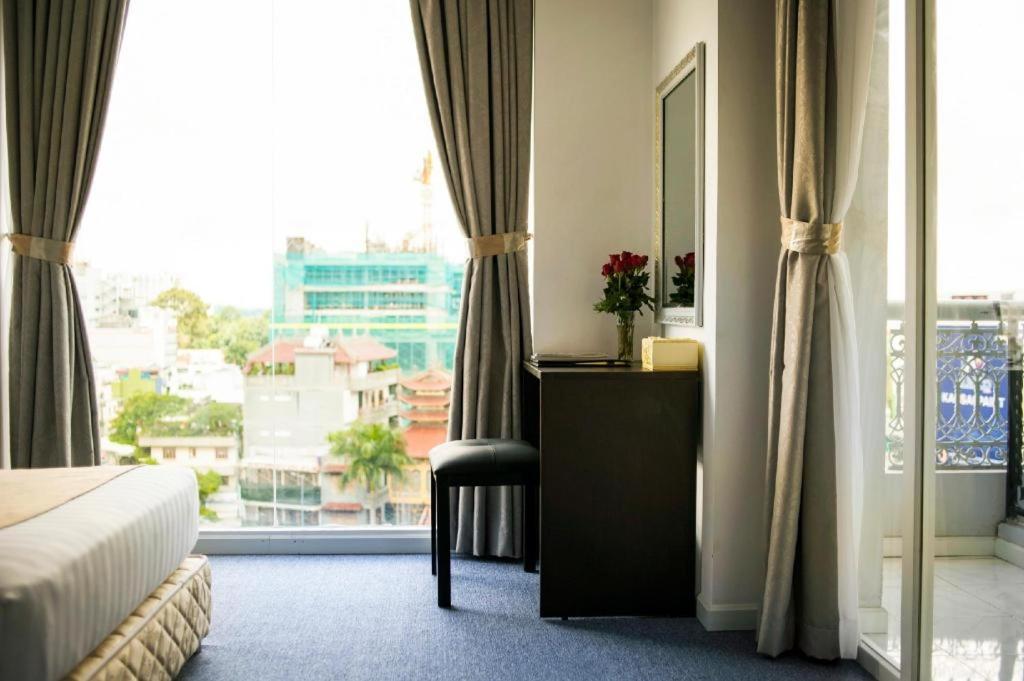 Golden Crown Saigon 3* TP. Hồ Chí Minh