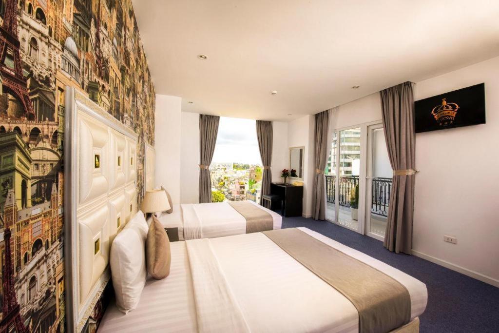 Golden Crown Saigon Khách sạn