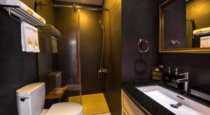 Golden Crown Saigon Khách sạn
