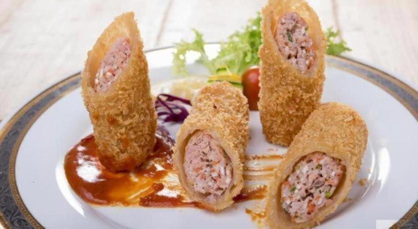Khách sạn Golden Crown Saigon TP. Hồ Chí Minh