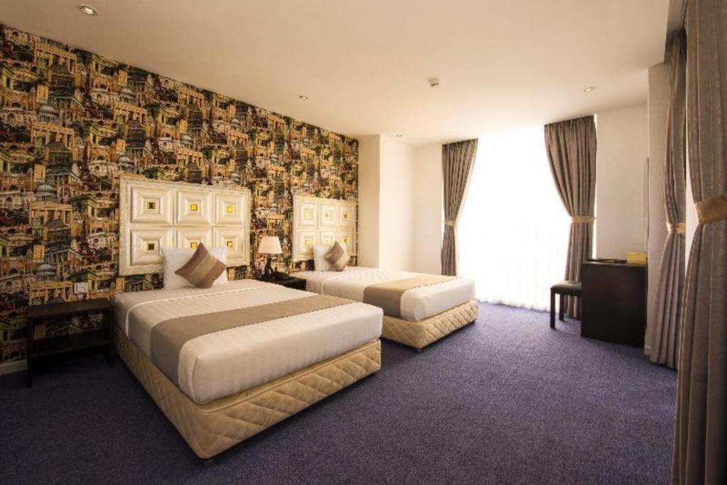 Golden Crown Saigon Khách sạn 3*
